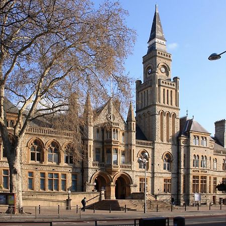 Spacious 2 Bedroom Apartment In Ealing Broadway Экстерьер фото